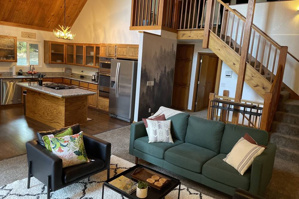 Photo of Livingroom in Pollock Pines