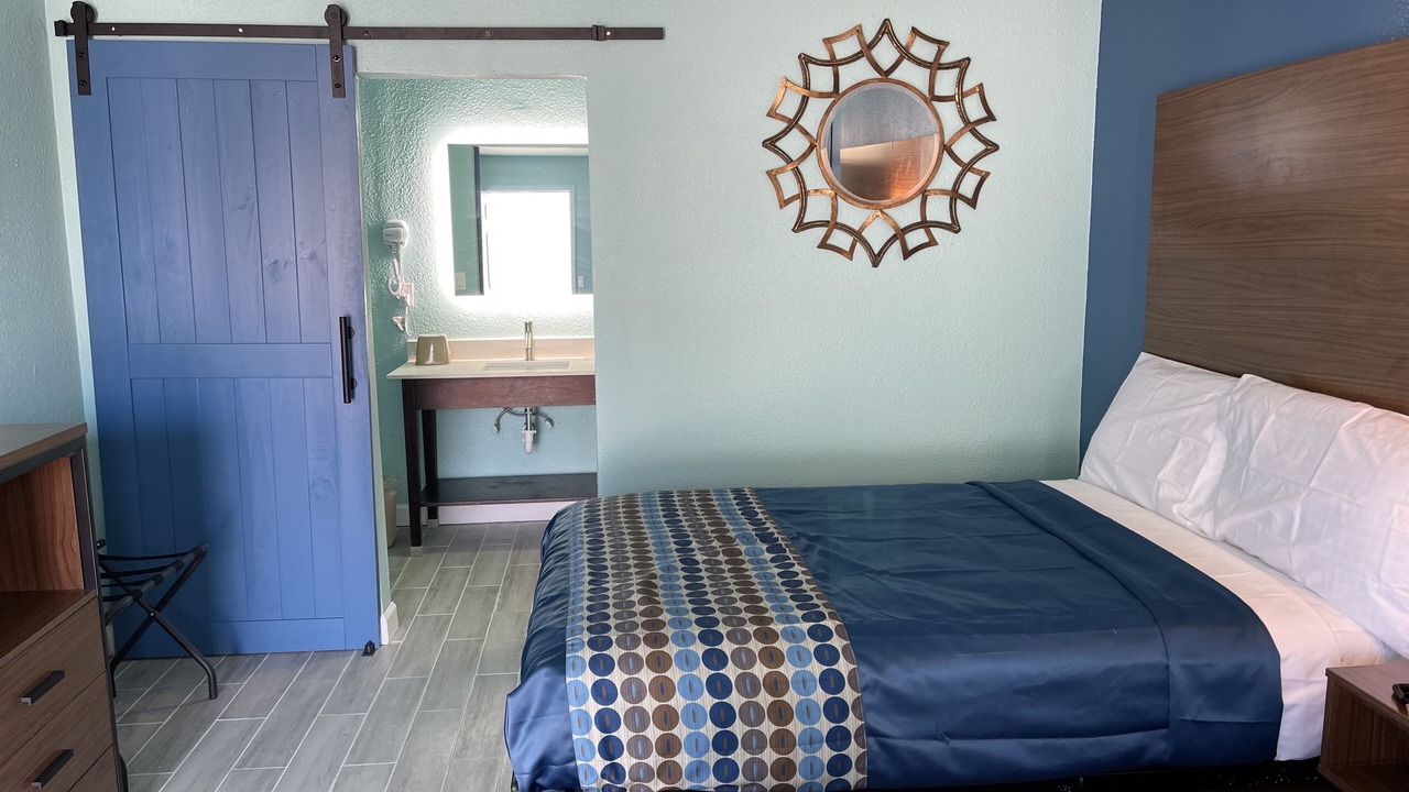 Photo of Bedroom in Lake City