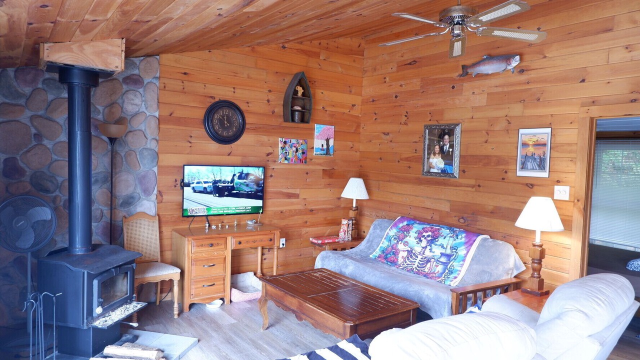 Photo of Livingroom in Deer River