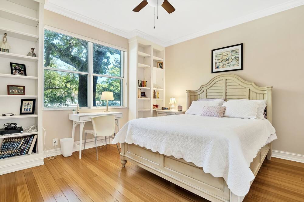 Photo of Bedroom in Colee Hammock