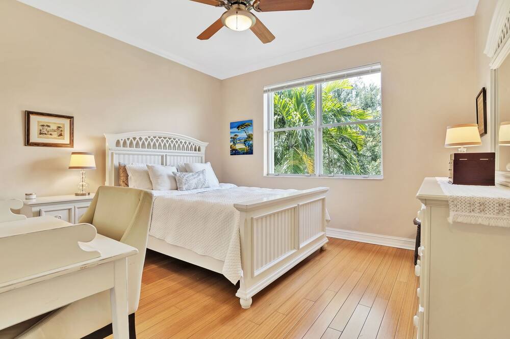 Photo of Bedroom in Colee Hammock