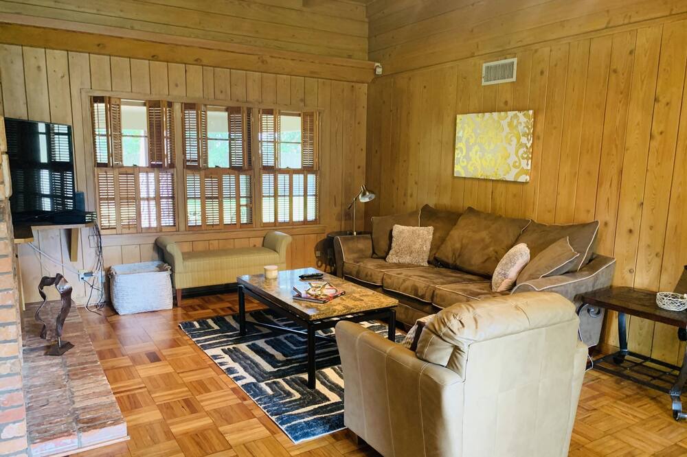 Photo of Livingroom in Lufkin
