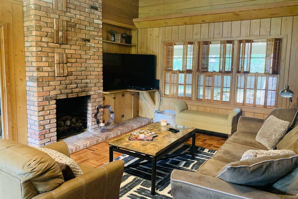 Photo of Livingroom in Lufkin