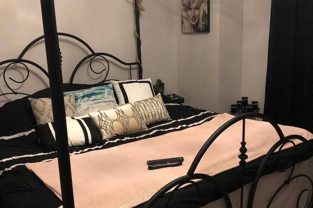 Photo of Bedroom in Itasca