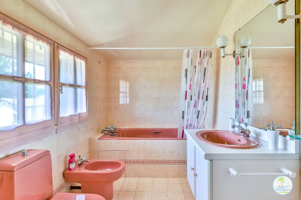 Photo of Bathroom in Sainte-Eulalie-en-Born