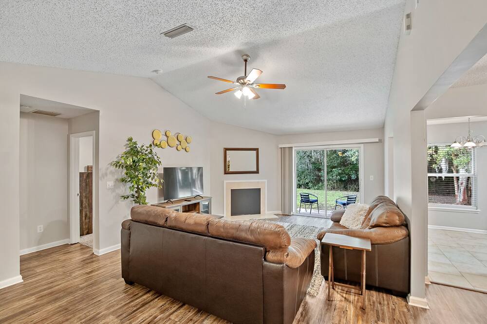Photo of Livingroom in Cedar Hills