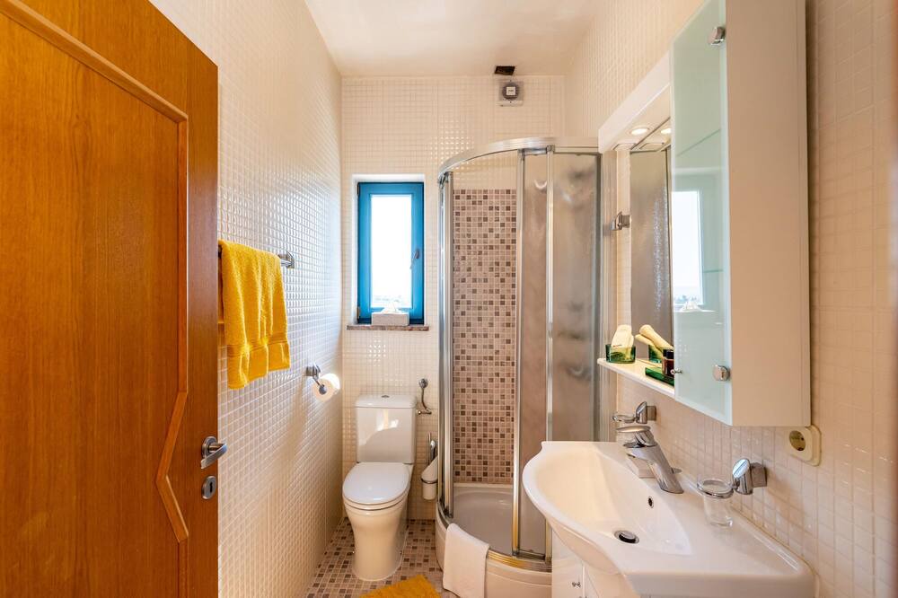 Photo of Bathroom in Lukoran