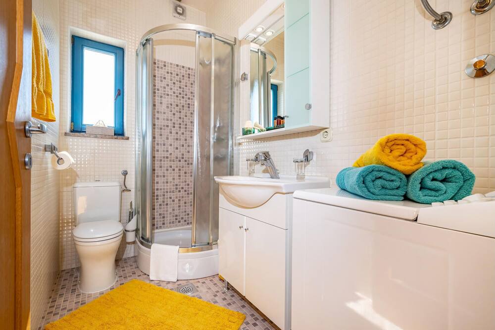 Photo of Bathroom in Lukoran
