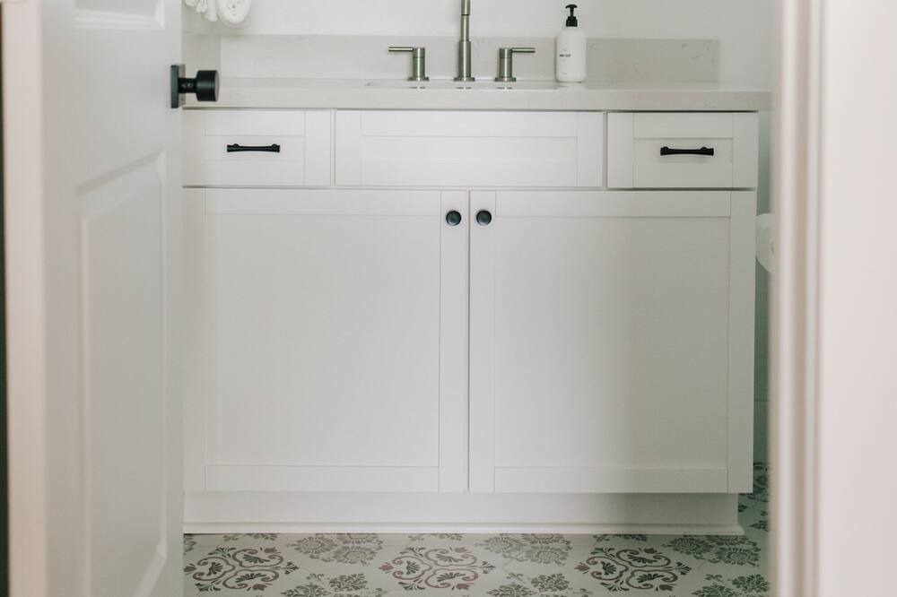 Photo of Bathroom in Jamaica Beach