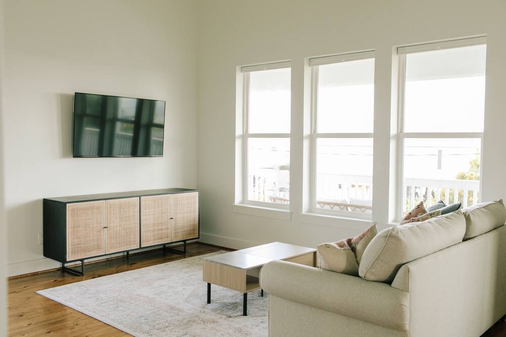 Photo of Livingroom in Jamaica Beach