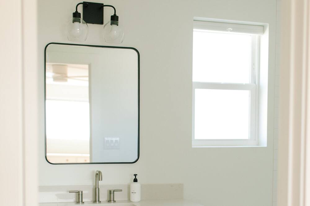 Photo of Bathroom in Jamaica Beach