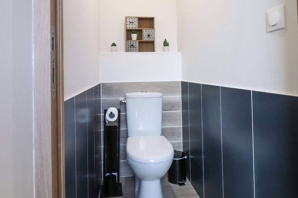 Photo of Bathroom in Verton