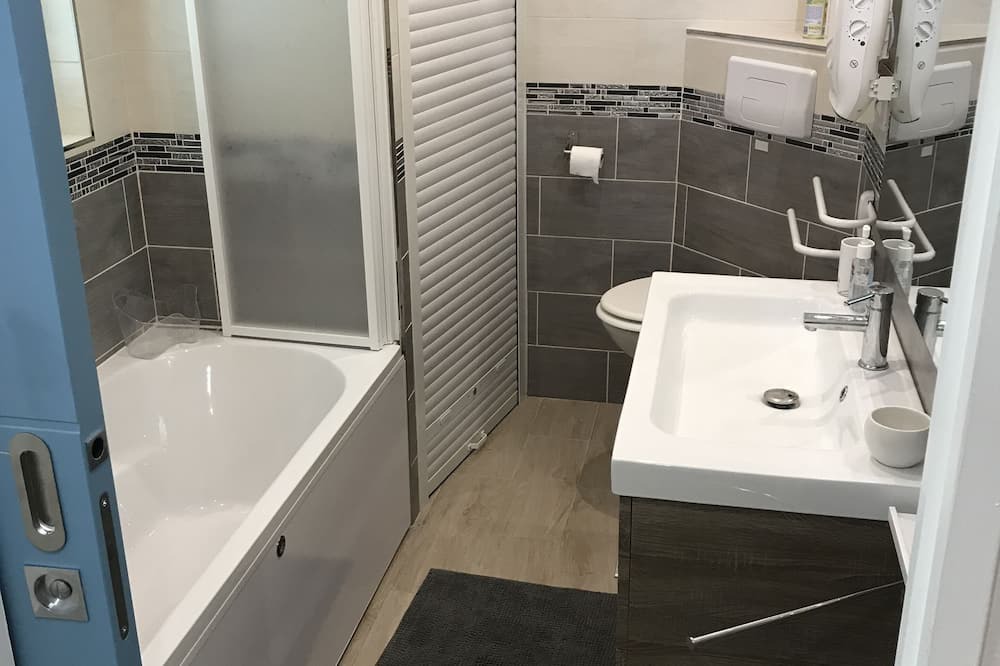 Photo of Bathroom in Egat