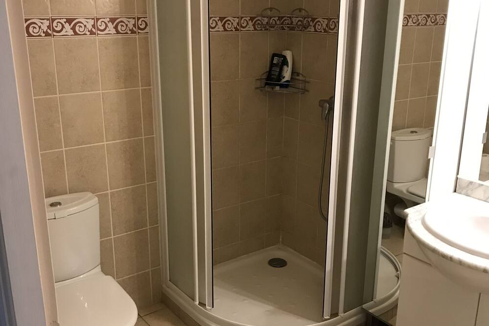 Photo of Bathroom in Egat