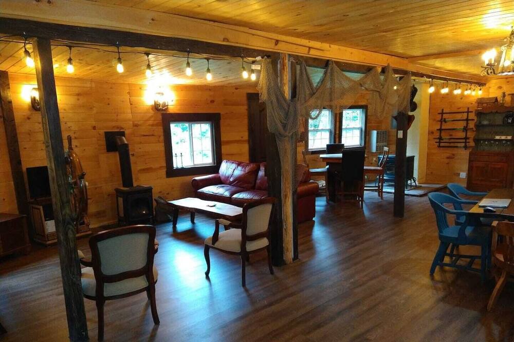 Photo of Livingroom in Town of Morehouse