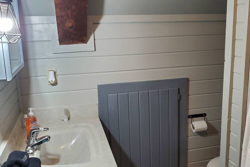 Photo of Bathroom in Hawkins