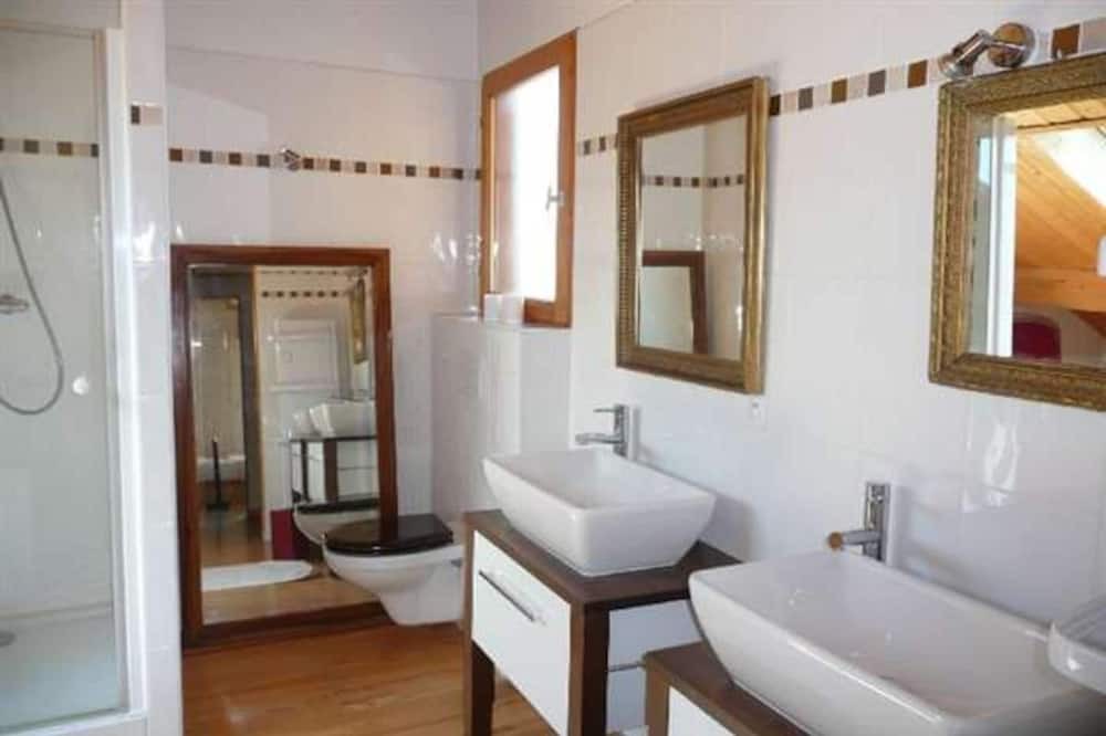 Photo of Bathroom in Ponsonnas