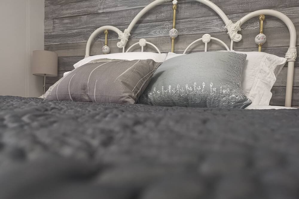 Photo of Bedroom in Smooth Rock Falls
