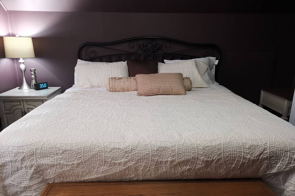 Photo of Bedroom in Smooth Rock Falls