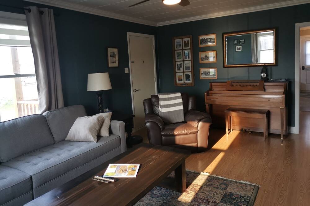Photo of Livingroom in Smooth Rock Falls