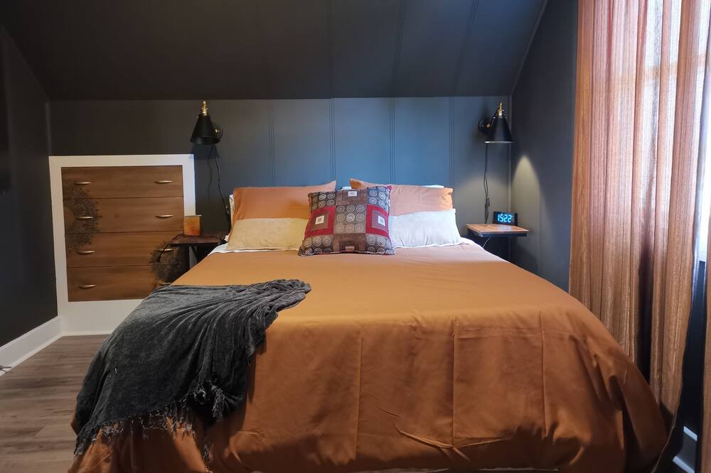 Photo of Bedroom in Smooth Rock Falls