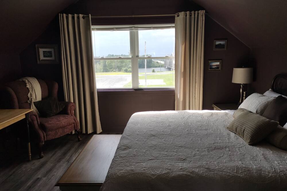 Photo of Bedroom in Smooth Rock Falls