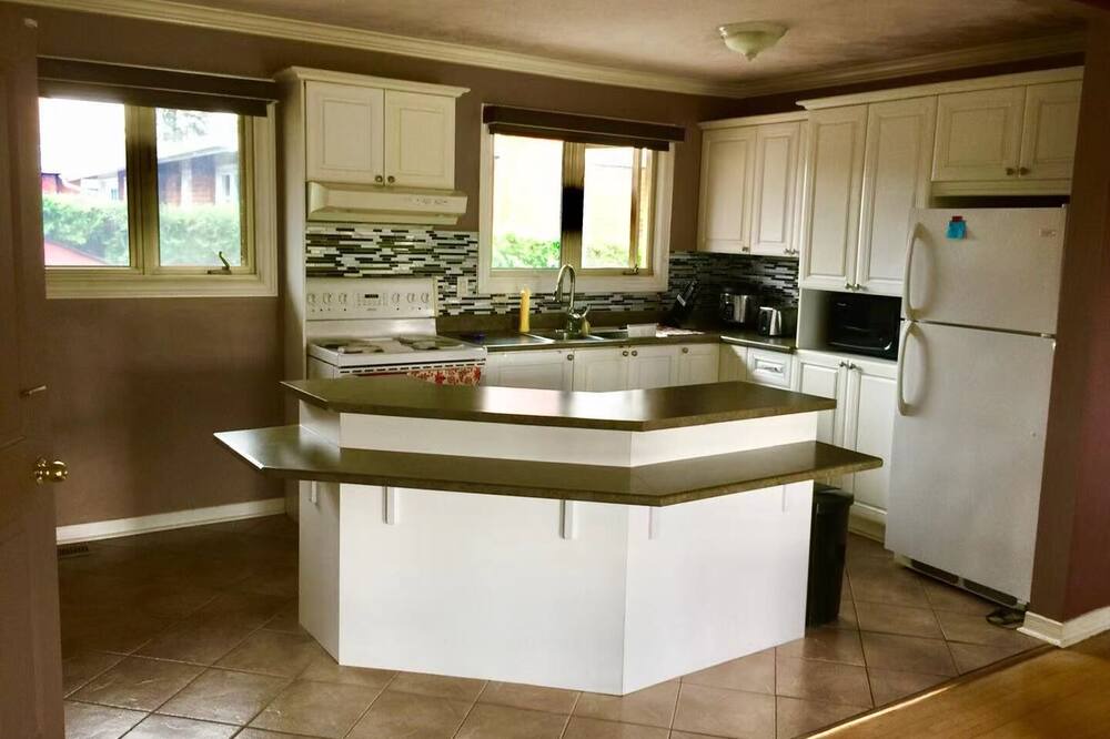 Photo of Kitchen in Downtown Gatineau