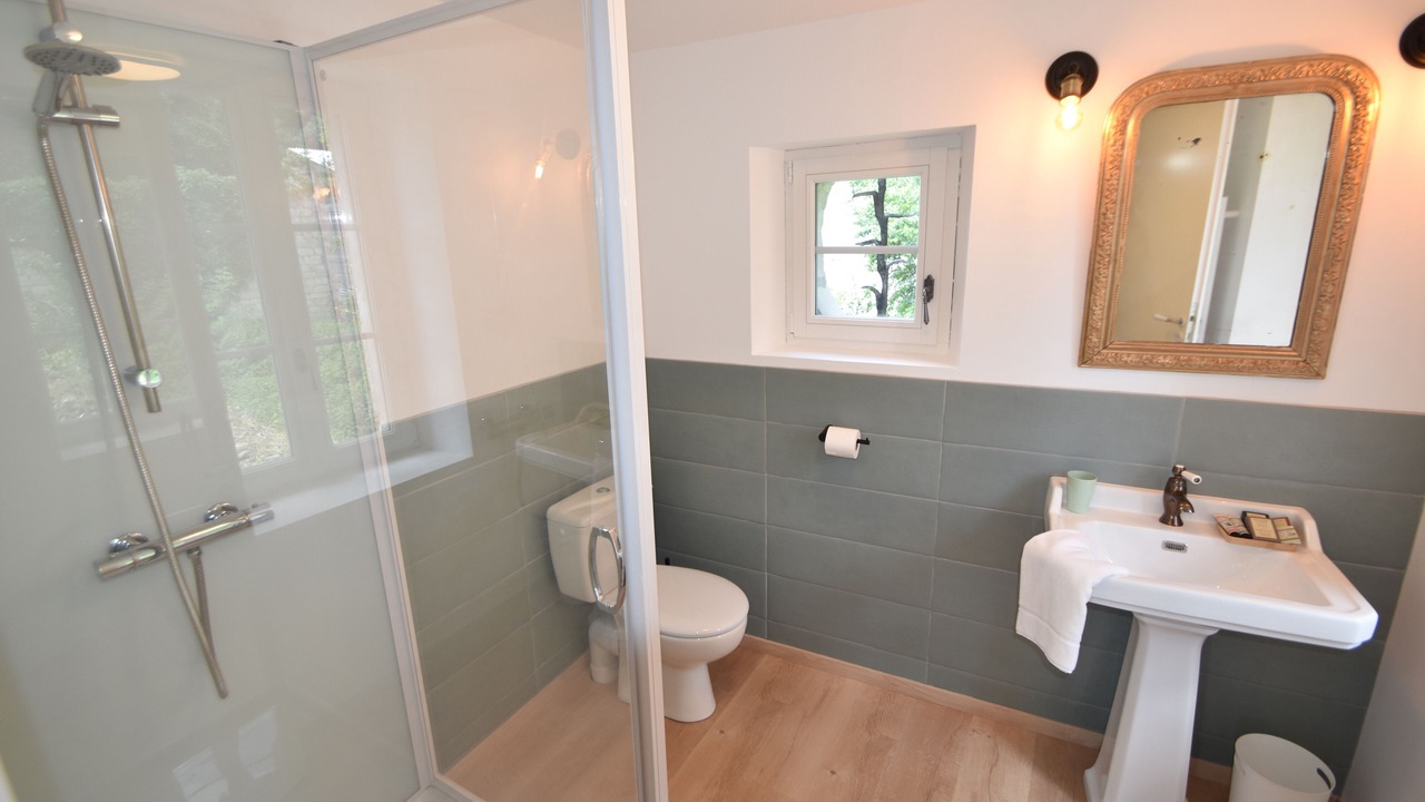 Photo of Bathroom in Chinon
