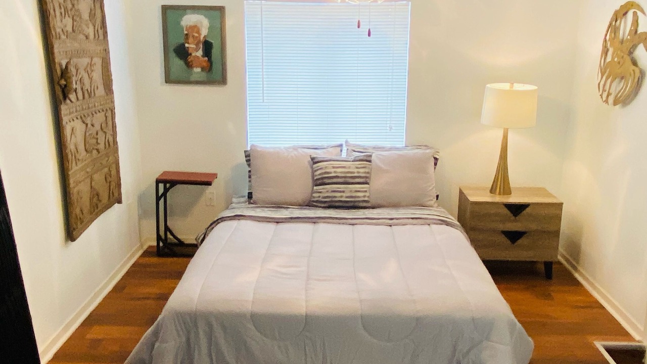 Photo of Bedroom in Turtle Creek