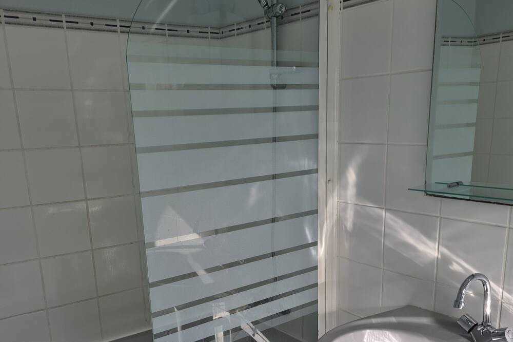 Photo of Bathroom in Theix-Noyalo