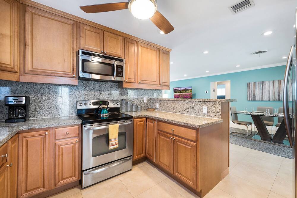 Photo of Kitchen in Oakland Park