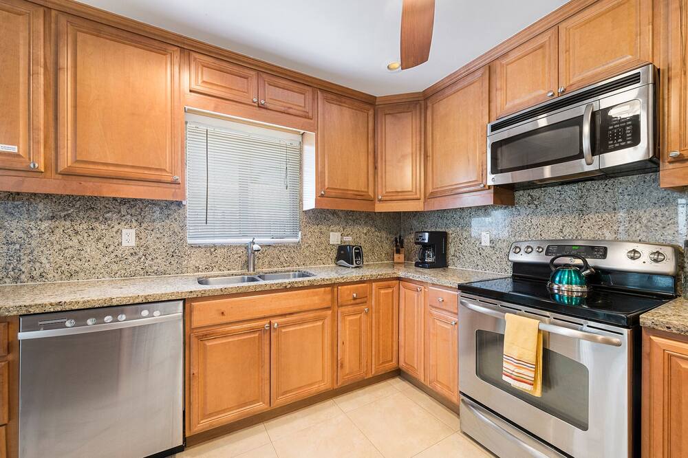 Photo of Kitchen in Oakland Park