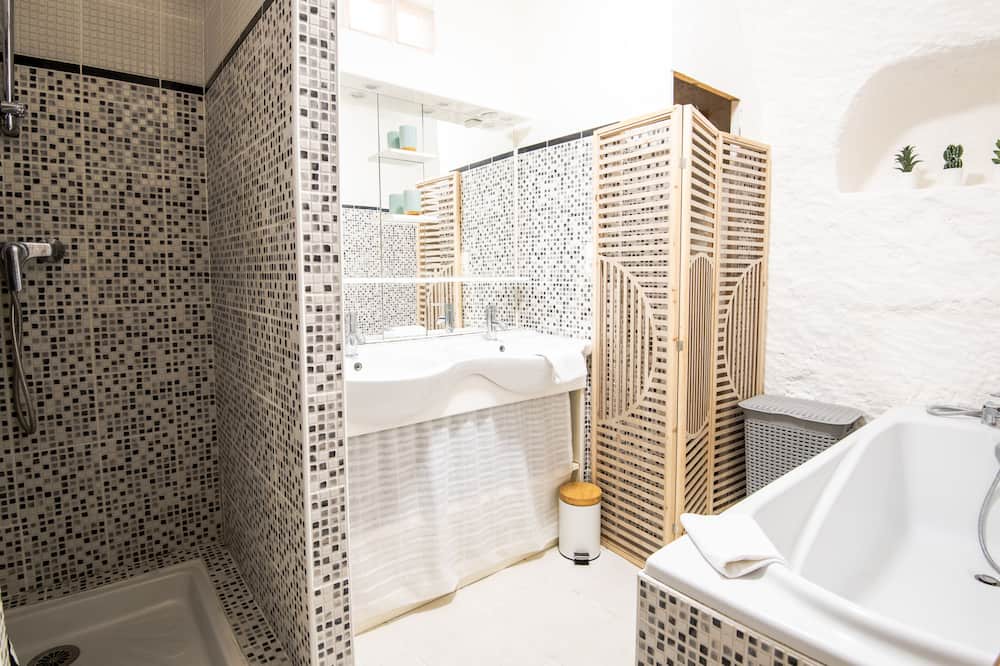 Photo of Bathroom in Luynes