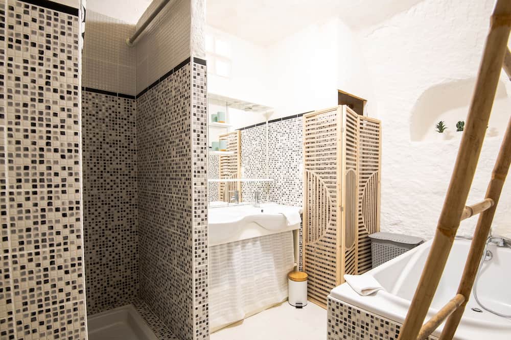 Photo of Bathroom in Luynes