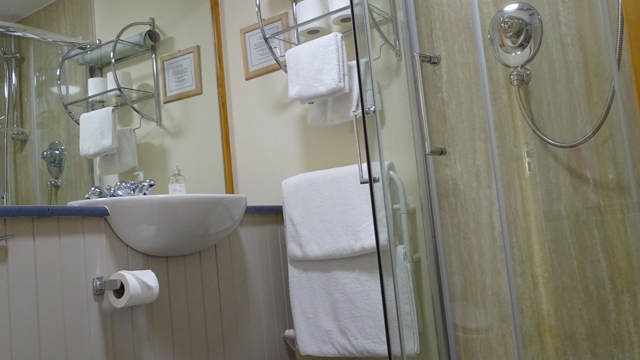 Photo of Bathroom in Burray Village