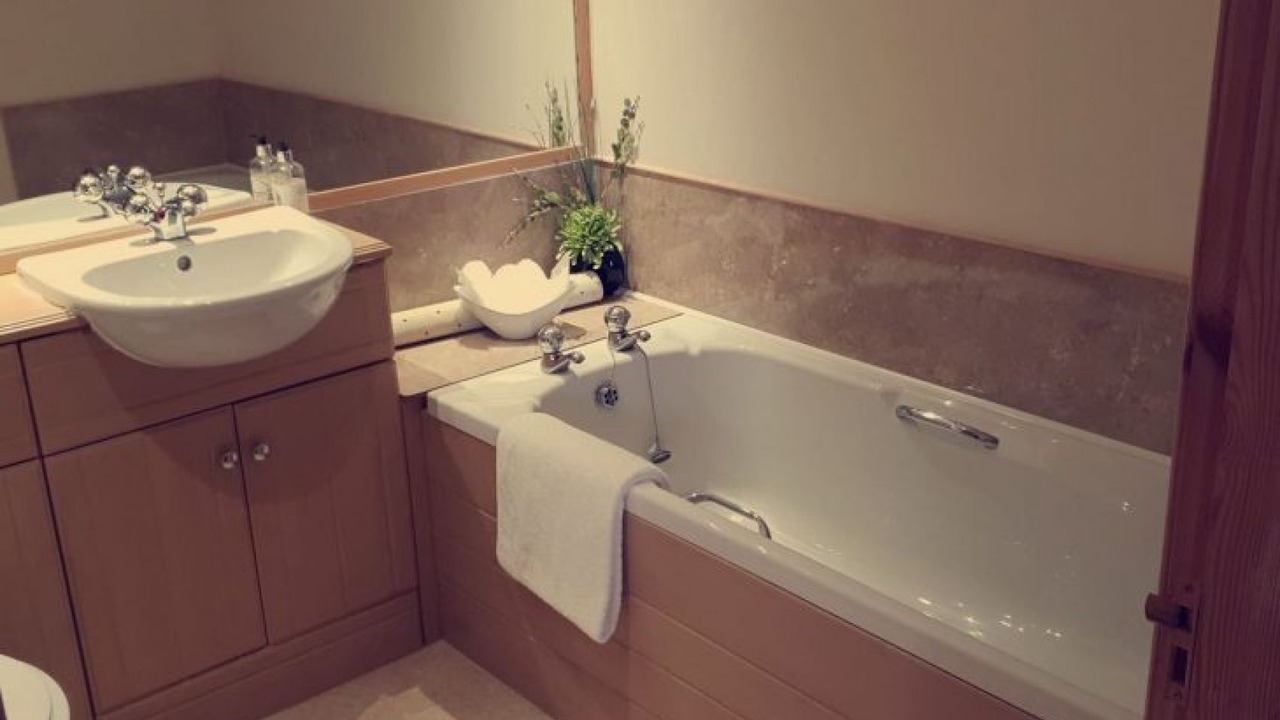 Photo of Bathroom in Burray Village