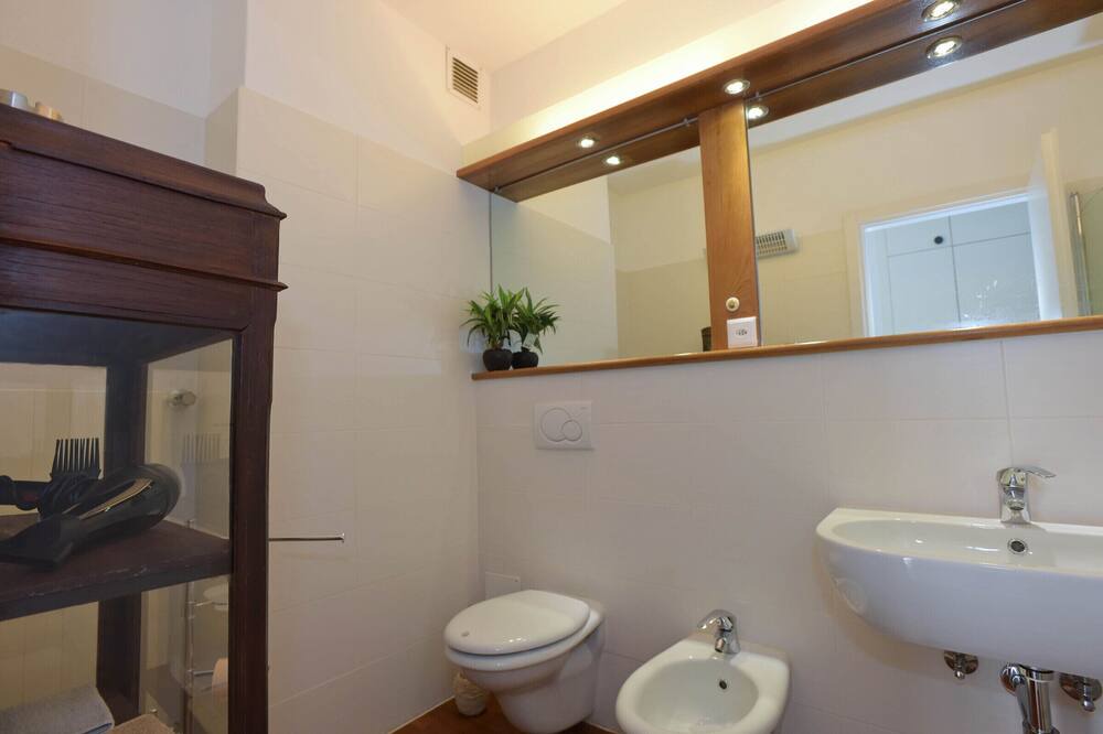 Photo of Bathroom in Paradiso