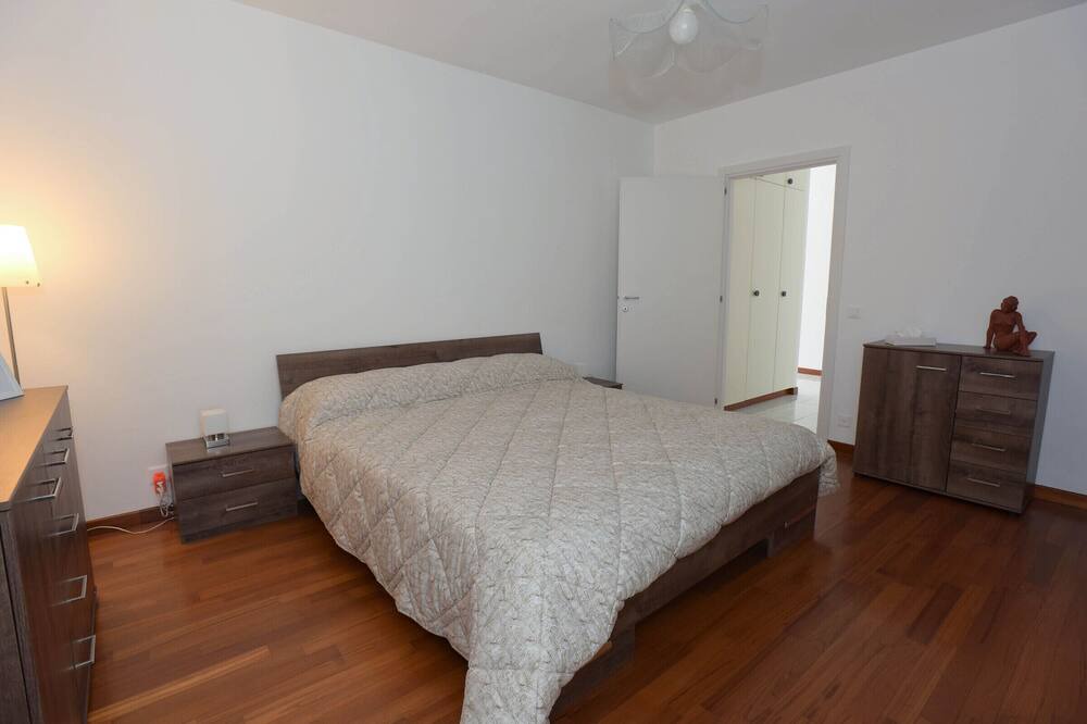 Photo of Bedroom in Paradiso