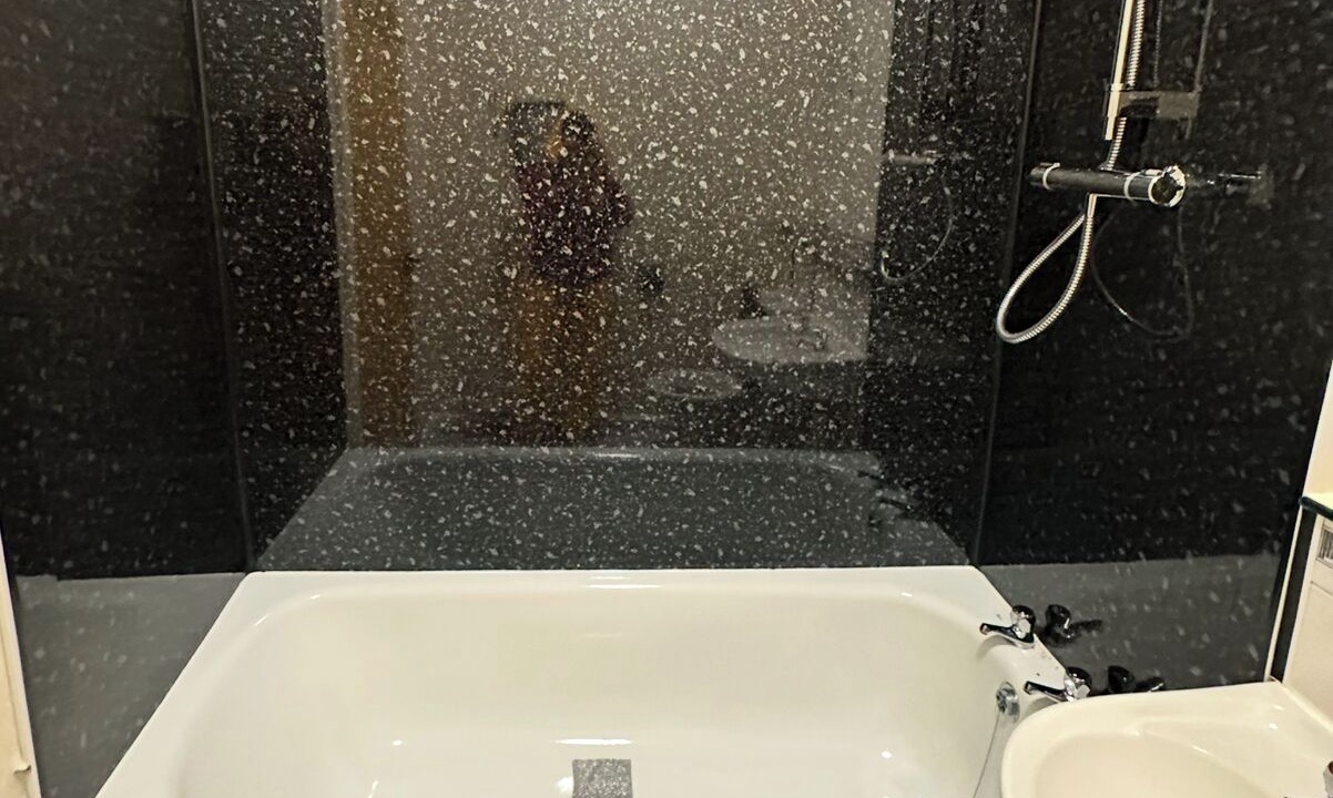 Photo of Bathroom in Glasgow Westend