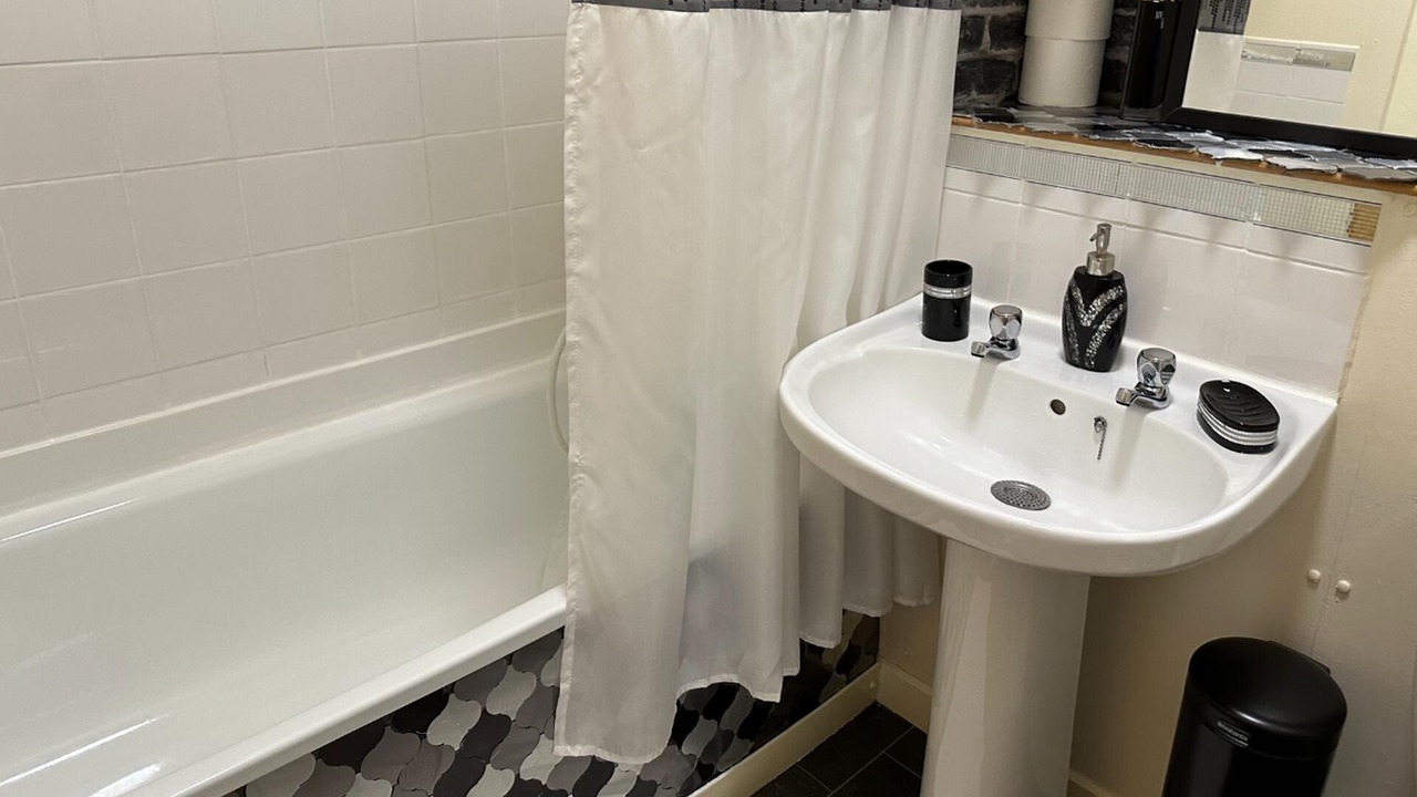 Photo of Bathroom in Glasgow Westend