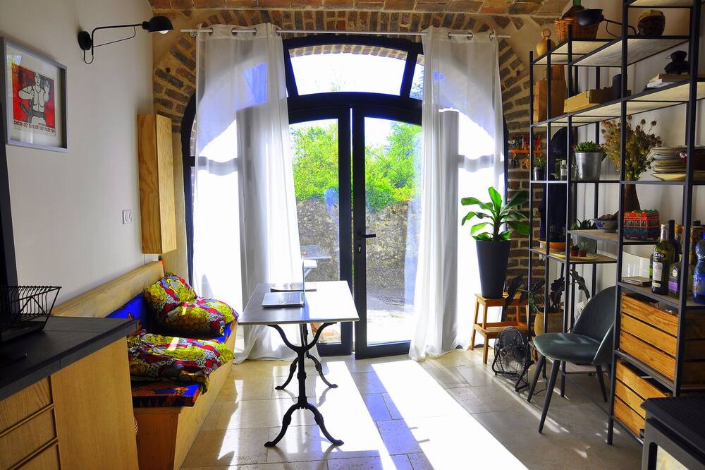 Photo of Livingroom in Allegre Les Fumades