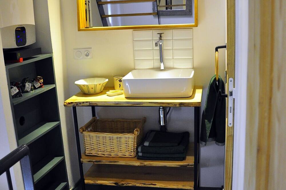 Photo of Bathroom in Allegre Les Fumades