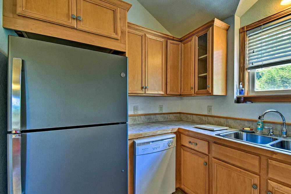 Photo of Kitchen in Colington Harbour