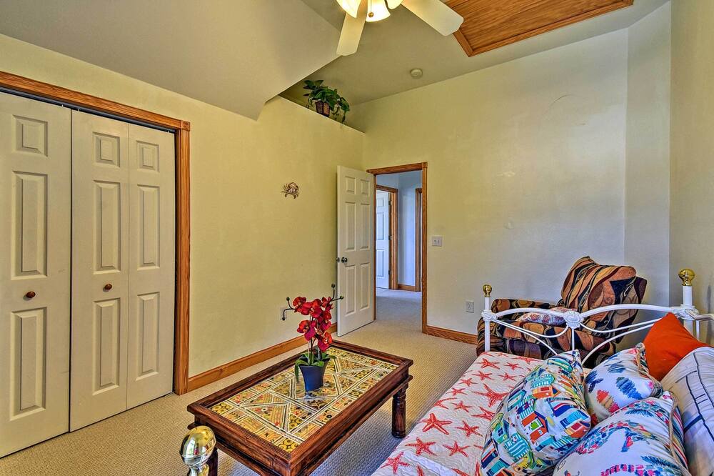 Photo of Livingroom in Colington Harbour