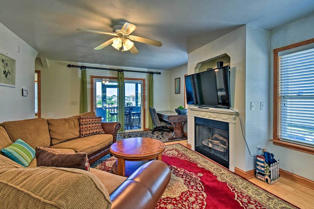 Photo of Livingroom in Colington Harbour