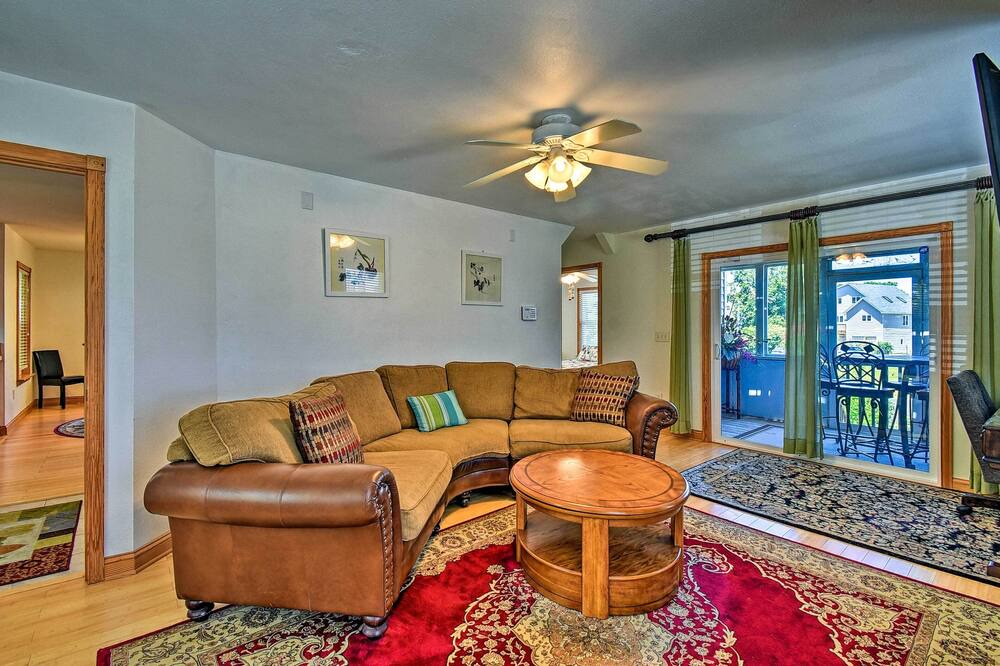 Photo of Livingroom in Colington Harbour