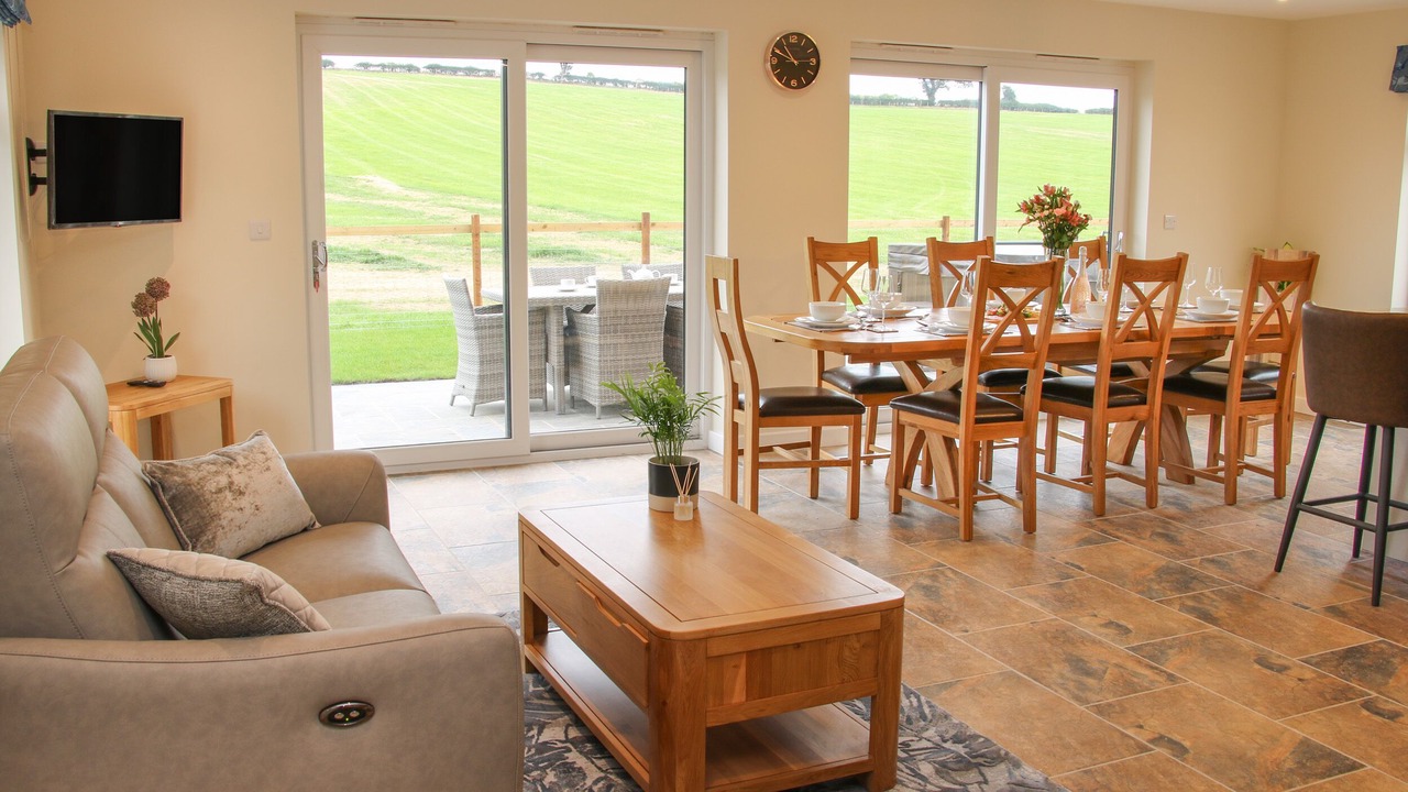 Photo of Others in Kingswood