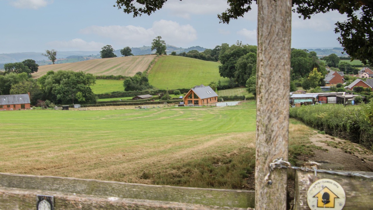 Photo of Others in Kingswood