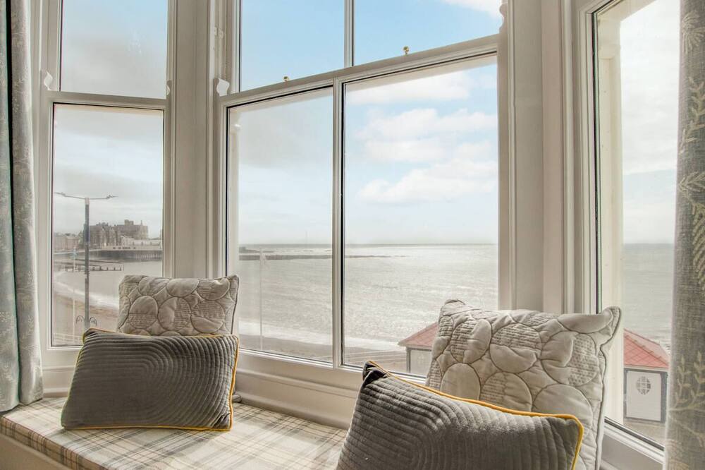 Photo of Livingroom in Aberystwyth