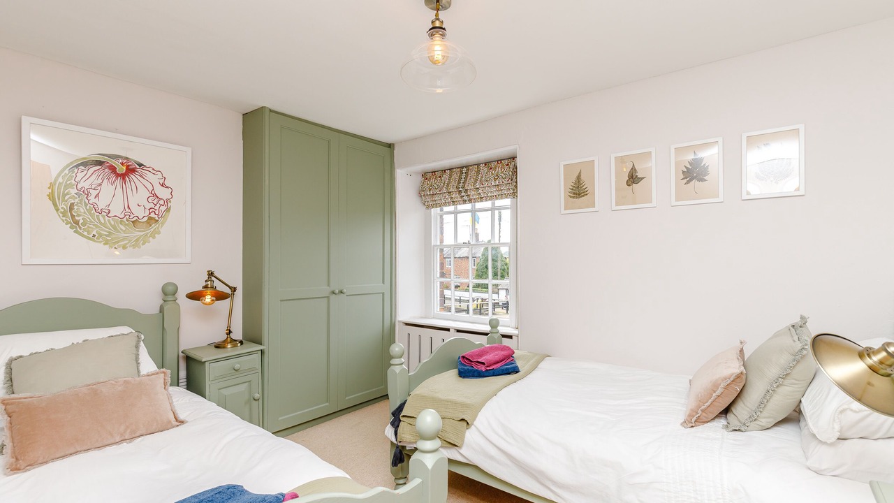 Photo of Others in Stoke Bruerne